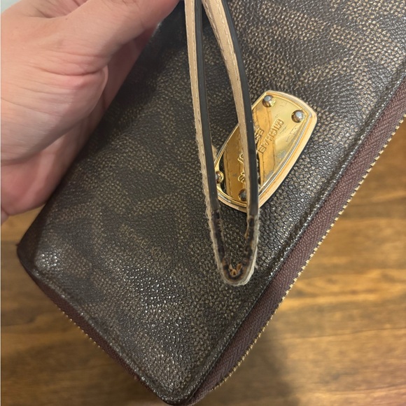Michael Kors Brown Wristlet Wallet - Picture 11 of 12